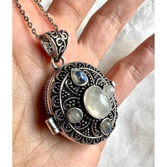 925 Vintage Style Rainbow Flash Moonstone POISON Locket Pendant Necklace - Picture 2 of 12